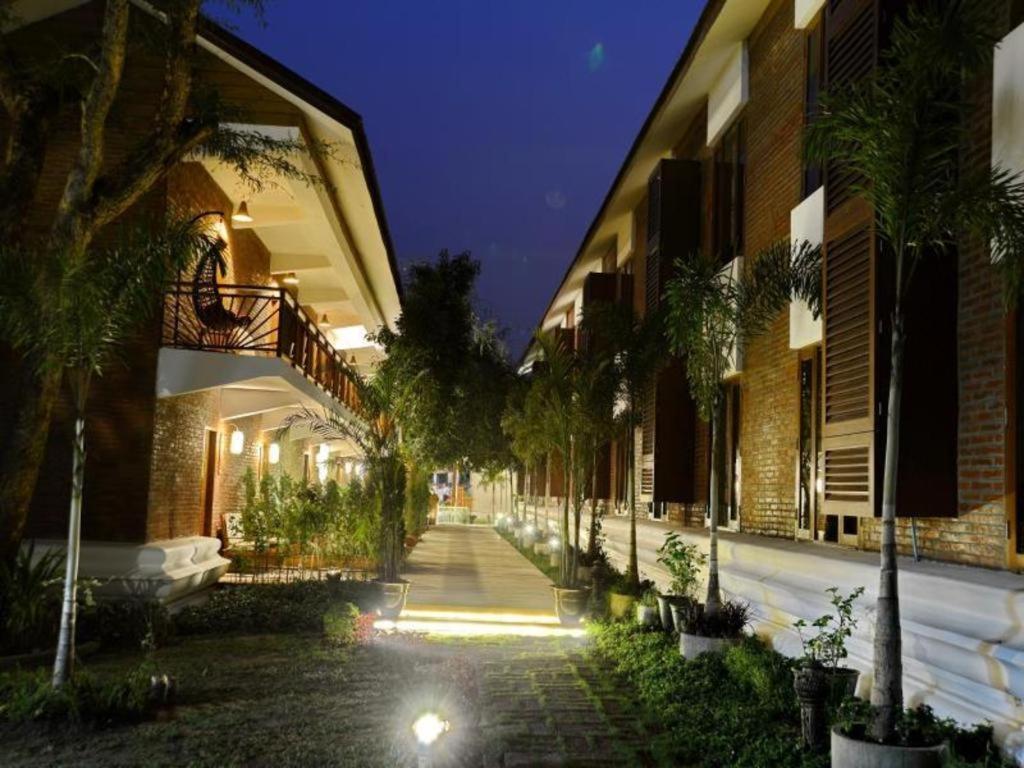 Zfreeti Hotel Nyaungu Kültér fotó